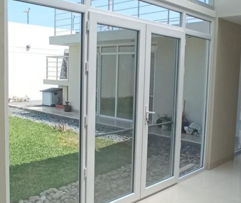 Cómo elegir las mejores mamparas de PVC antiruido guía para reducir el ruido en casa