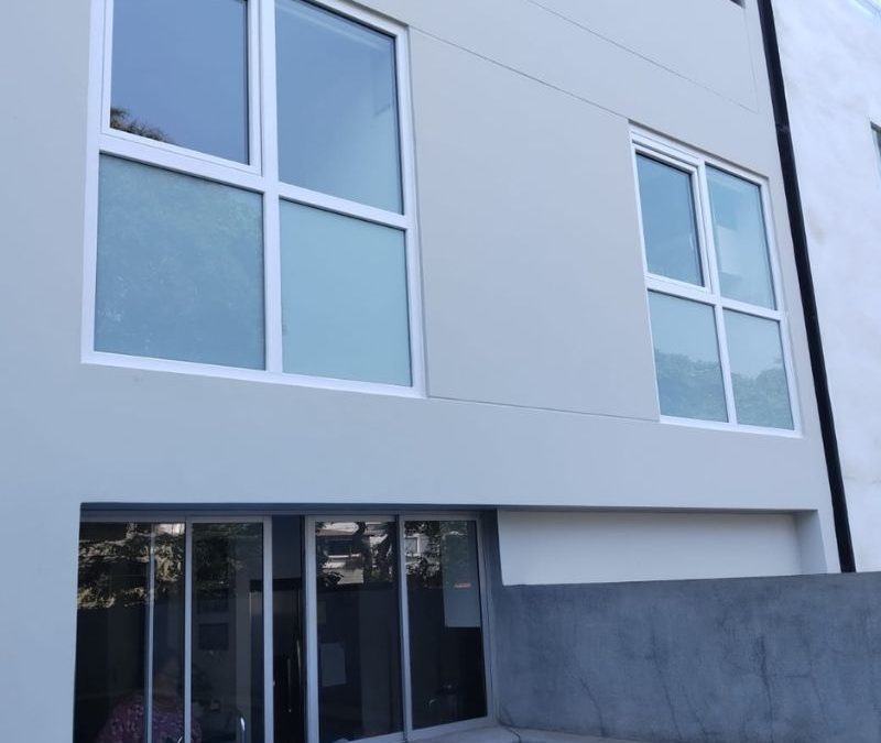 Cómo las ventanas antiruido aumentan el valor de tu propiedad