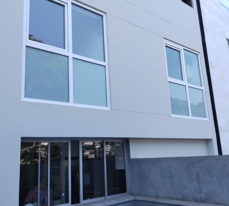 Cómo las ventanas antiruido aumentan el valor de tu propiedad