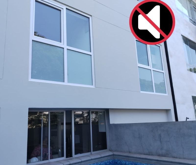 Ventanas antiruido para casas en Lima cerca del aeropuerto aislamiento eficaz contra el ruido de aviones