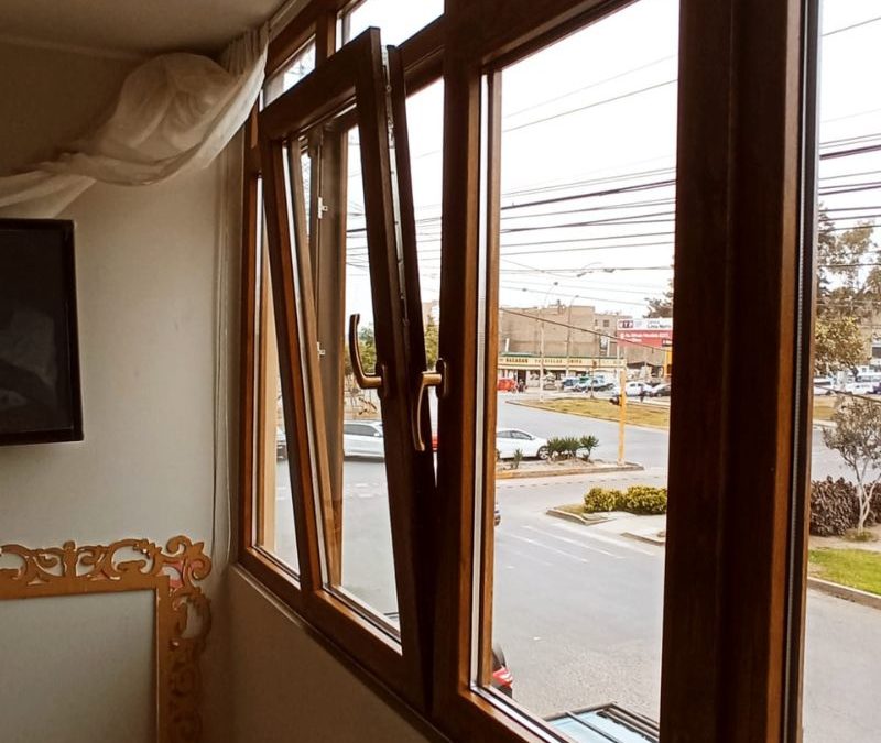 Ventanas de PVC vs madera comparación completa de ventajas y desventajas