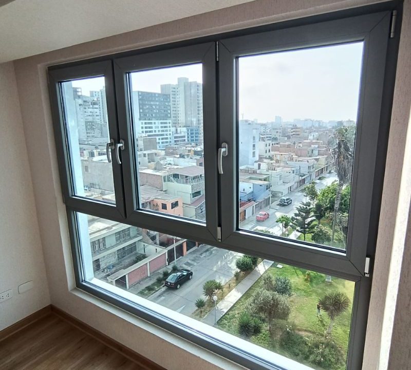 ¿Qué es el PVC y por qué es ideal para puertas y ventanas en climas húmedos como el de Lima