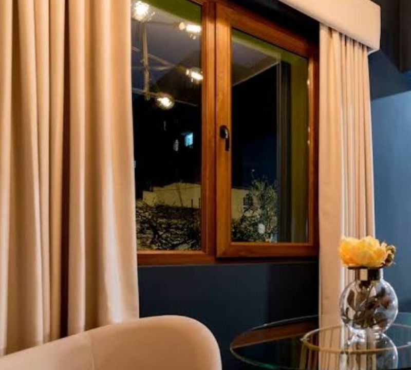 Cómo reducir el ruido del tráfico con ventanas de PVC en avenidas principales