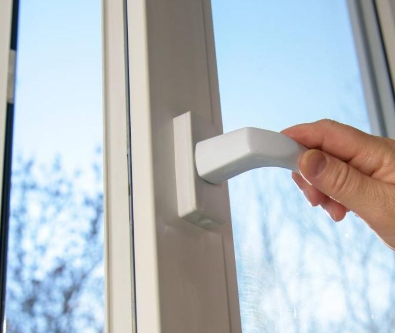 Comparativa de materiales para ventanas antiruido PVC, aluminio o madera