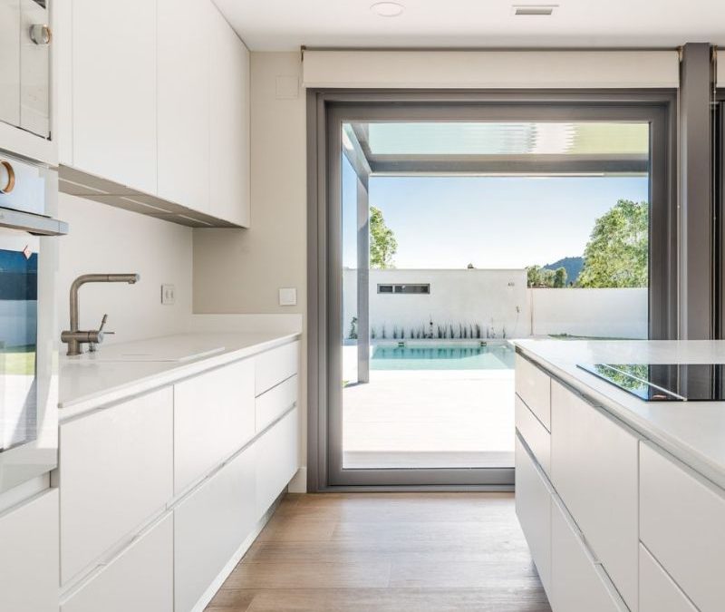 Ventanas de PVC para cocina y baño resistencia y funcionalidad en ambientes húmedos