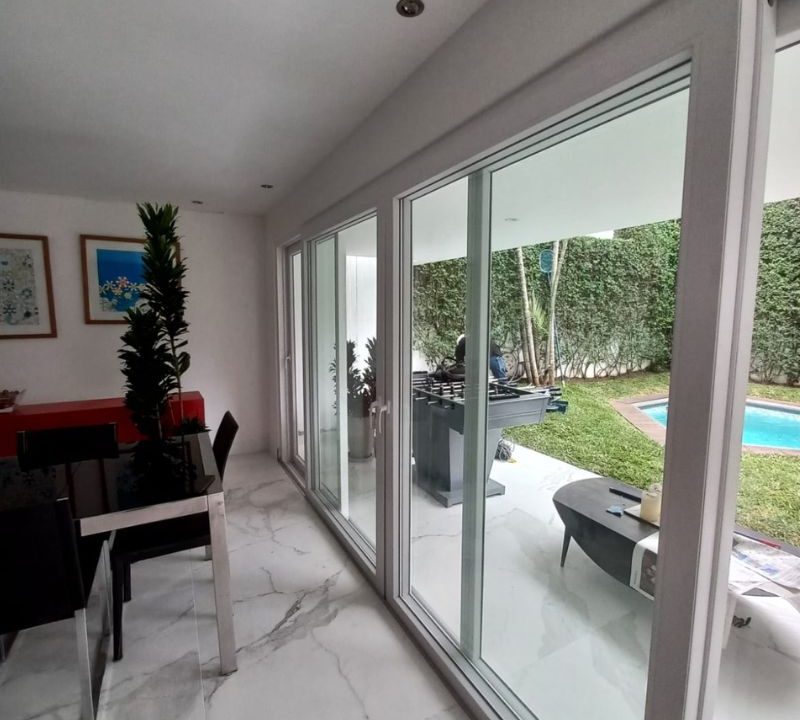 Mamparas de PVC en departamentos optimiza tu espacio sin obras