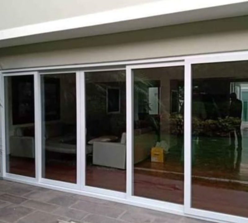 Mantenimiento eficaz de mamparas de PVC vs. vidrio tips para prolongar la vida útil