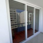 Qué garantías y certificaciones buscar al elegir mamparas para balcones