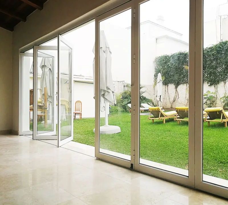 Colores y acabados de mamparas que están en tendencia este 2025