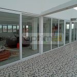 Mamparas de vidrio templado para balcones ventajas en seguridad y diseño