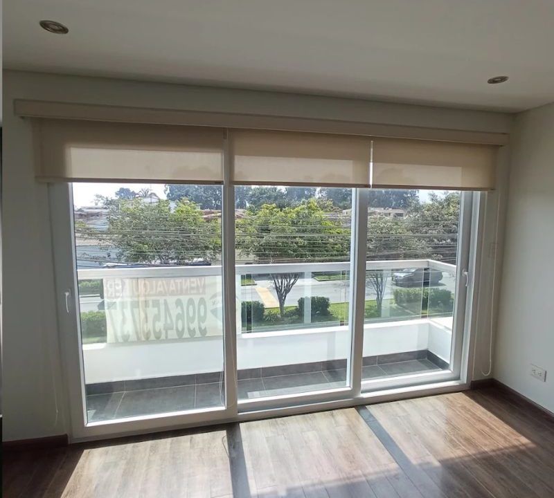 ¿Las ventanas antiruido requieren un mantenimiento especial en zonas con alta contaminación